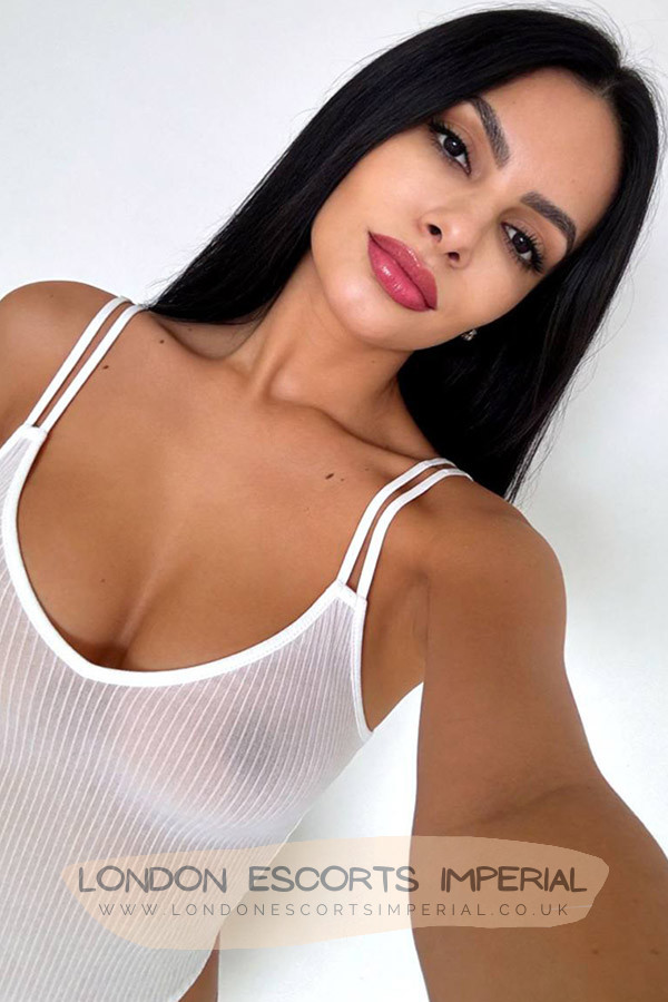 London Escort Girl Genuine Boobs 34C