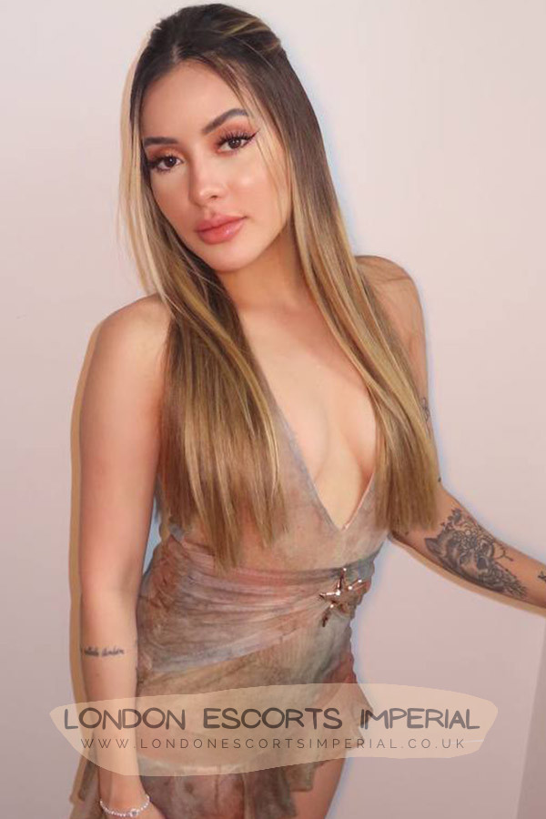 London Escort Girl Dwarf 34B