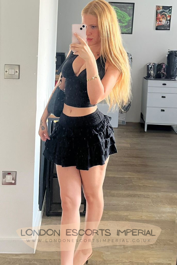 London Escort Girl Busty Hour Glass Figure 34DD