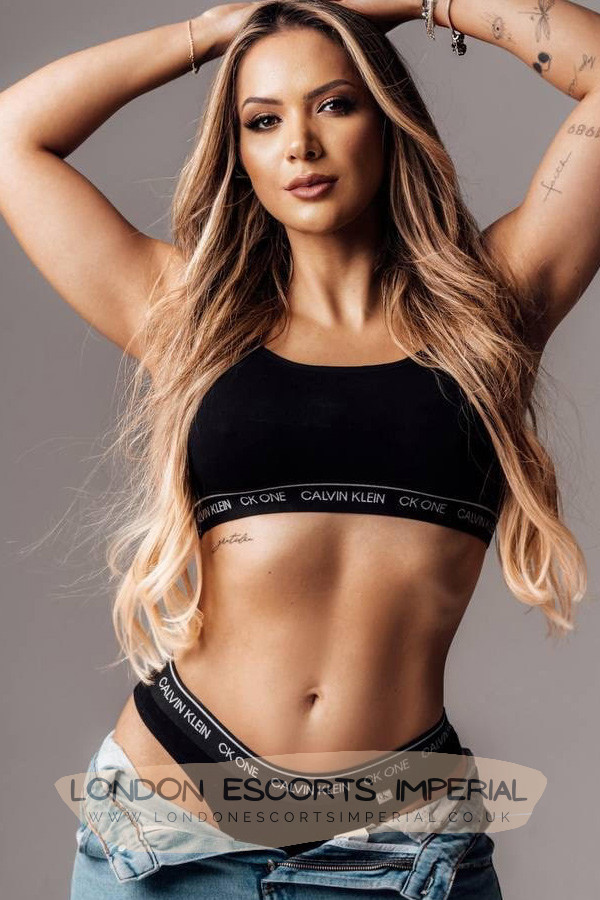 London Escort Girl Body Massage 34C Boobs 34C