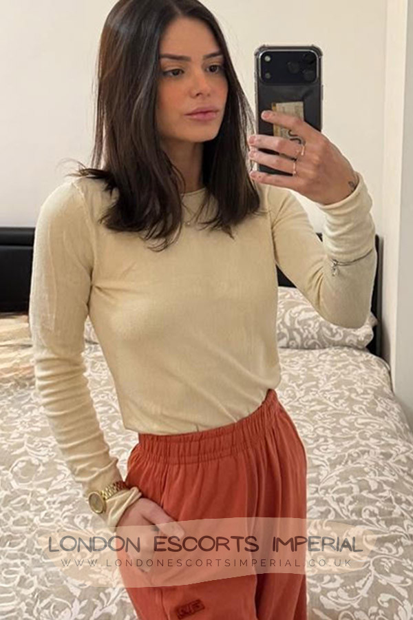 London Escort Girl Slender 32A