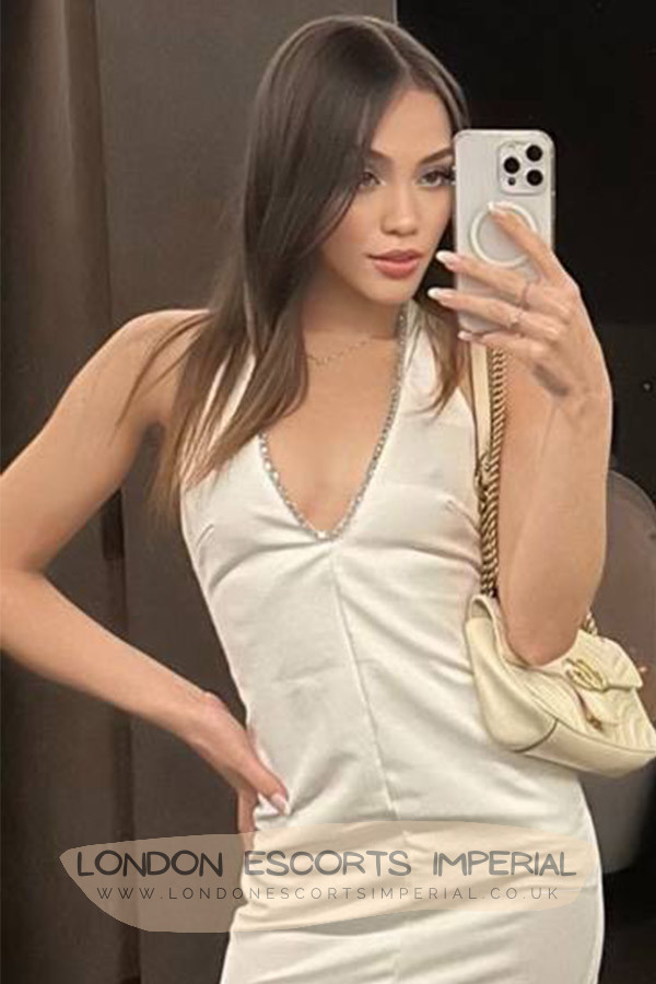 London Escort Girl Milkshake 34B