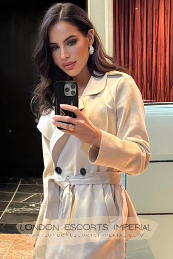 London Escort Girl Toys 34C