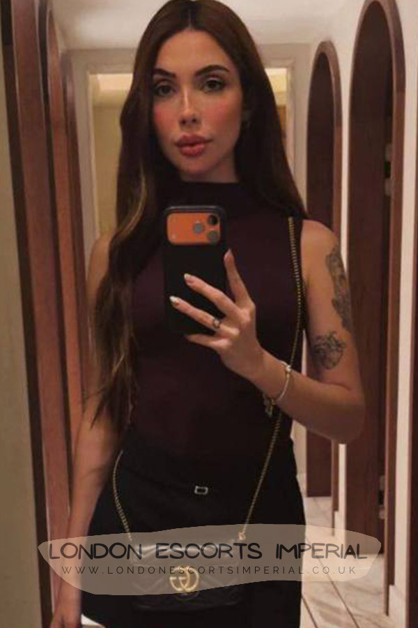 London Escort Girl Lapdancing 32B