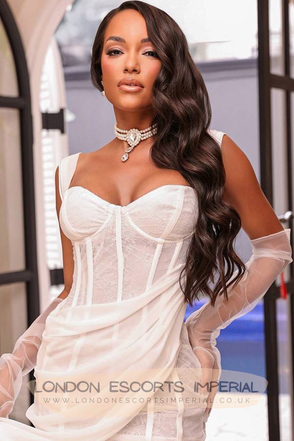 London Escort Girl Catwalk 34B